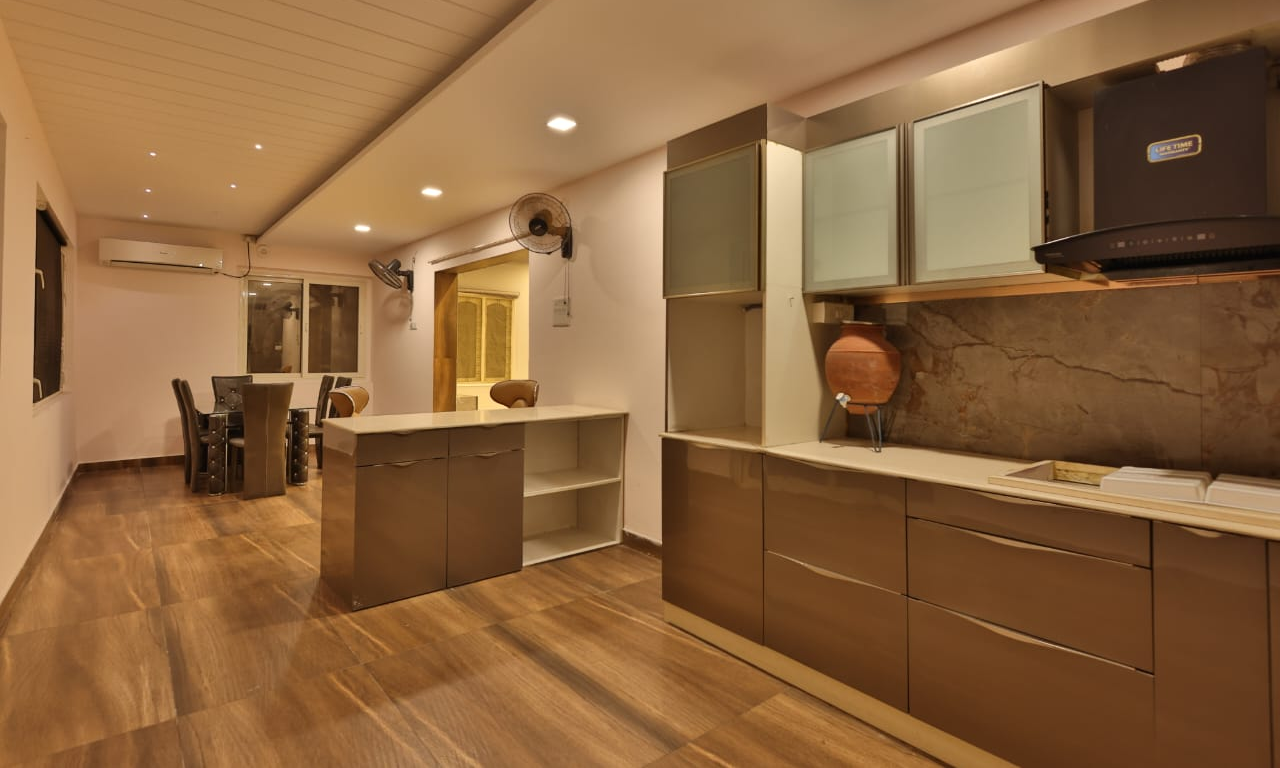 room-img